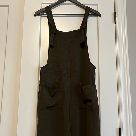 Wide leg overall jumpsuit - Picture 1 of 3